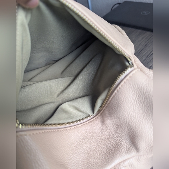 G.I.L.I Leather Fringe Crossbody/Shoulder/ Backpack Beige With Pink Undertone - Picture 12 of 15